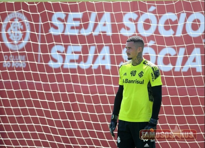 Goleiro Do Inter Posta Nude E Acaba Chamando Bastante Aten O