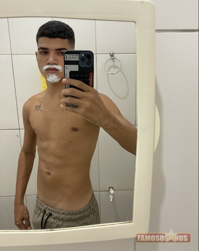 Você precisa conhecer o Teen Carioca Felipe Kaetano