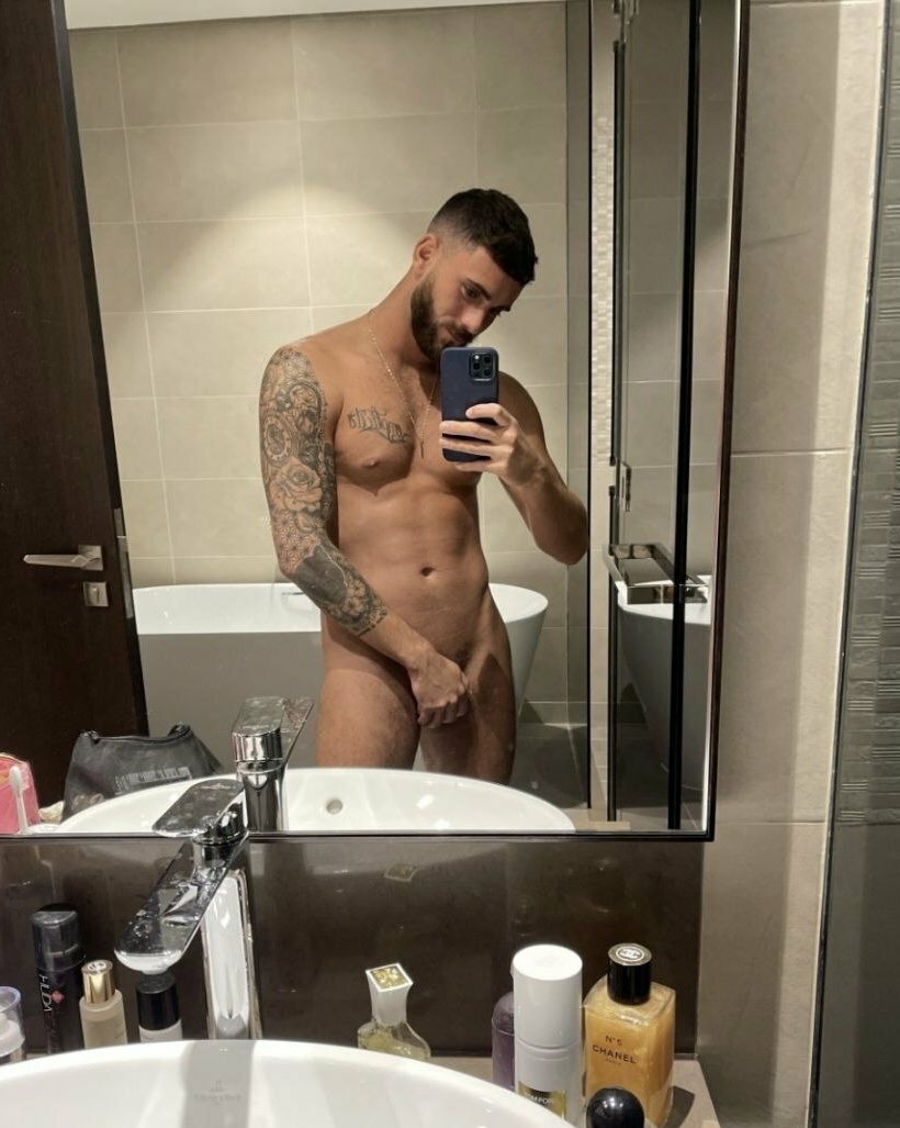 Bbb Que Ficou Pelado Em Hotel Virou Metralhadora De Nudes